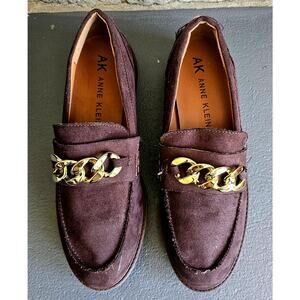 Anne Klein Women's Brown Loafers, Gold chain, Sz 8